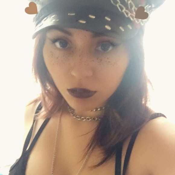 Meet your Posher, Jessica - Picture 1 of 1